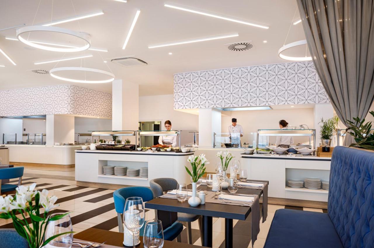 Valamar Carolina Hotel & Villas Kampor Eksteriør billede
